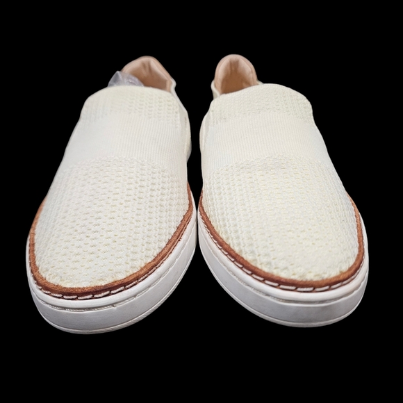 Ugg Sammy Knit Women's White Slip On Casual Sneaker size 9 MSRP $110 - Picture 2 of 7